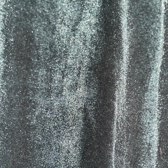 Torrid Emerald Green Velvet Blouse ~ 2x - Picture 7 of 10